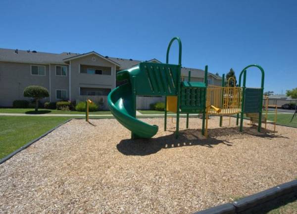 $2,582 / 3br - Doble Lavabo, Estacionamiento Cubierto, Casa Club (1720 South Depot Road, Santa Maria, CA)63663888464643121