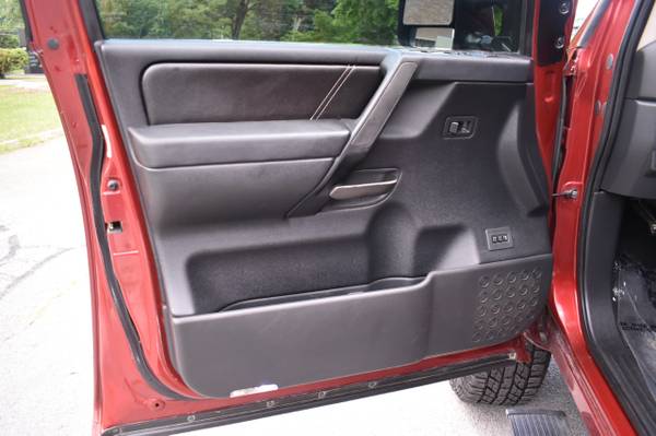 2013 Nissan Titan 4WD Crew - Photo 14