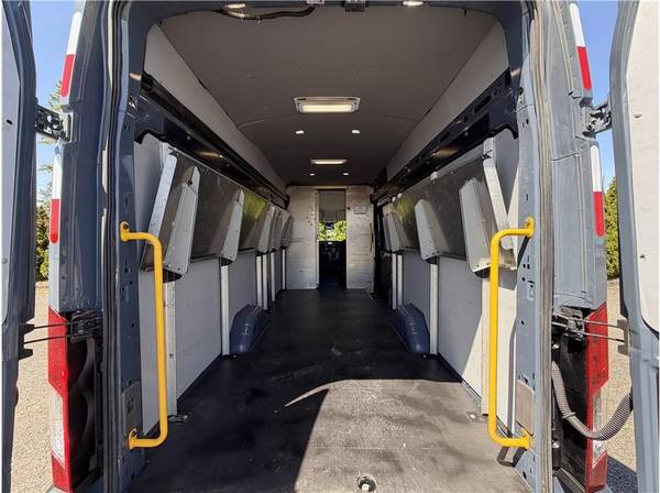 2021 Ford Transit 250 - Photo 12