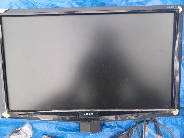 20" ACER LCD MONITOR - Used very little - in storage - $15 (North Bend / Snoqualmie)63440586601345121