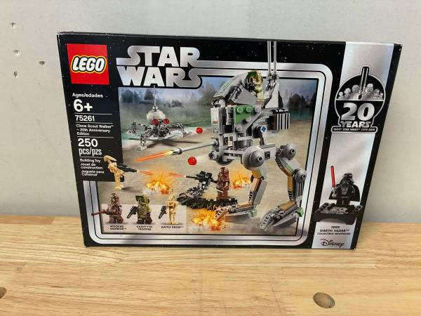 LEGO 75261 1