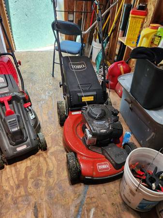 22 inch Toronto self propelled lawn mower 1