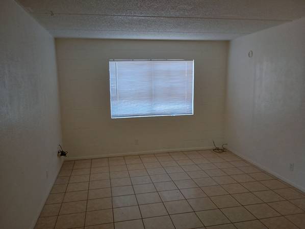 $975 / 3br - 875ft2 - 401-06 N D St (Eloy)63623896567169124