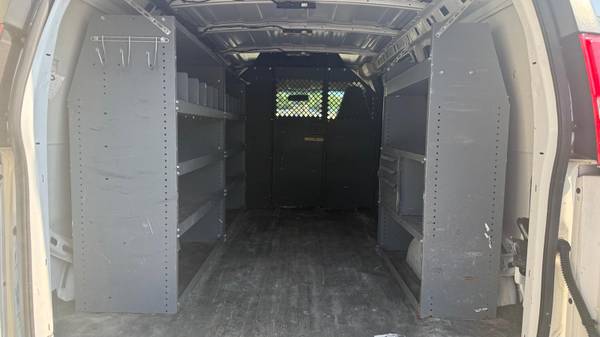 2020 Chevrolet Express 2500 - Photo 11