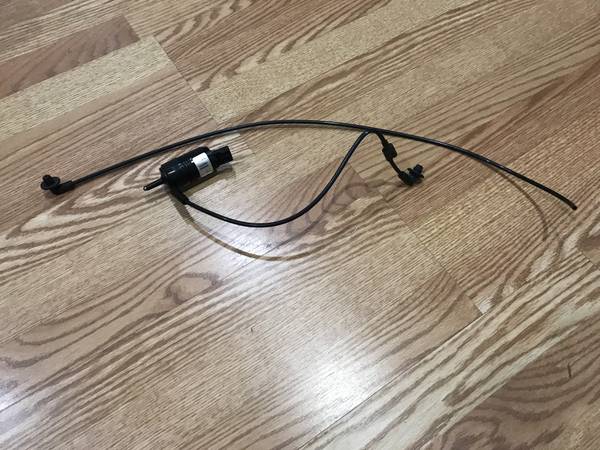 TRAILBLAZER SILVERADO S10 MONTE CARLO LUMINA WINDSHIELD WASHER PUMP 1