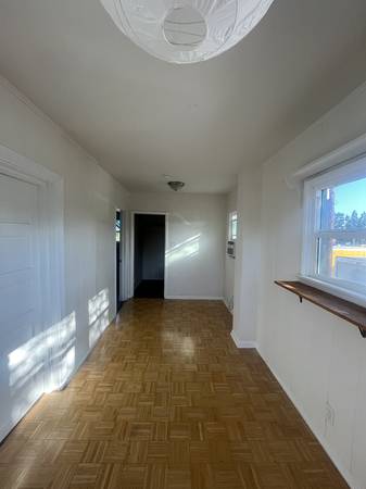 $1,300 / 2br - Habitación grande con armario empotrado disponible (Los Ángeles)63998004438658124