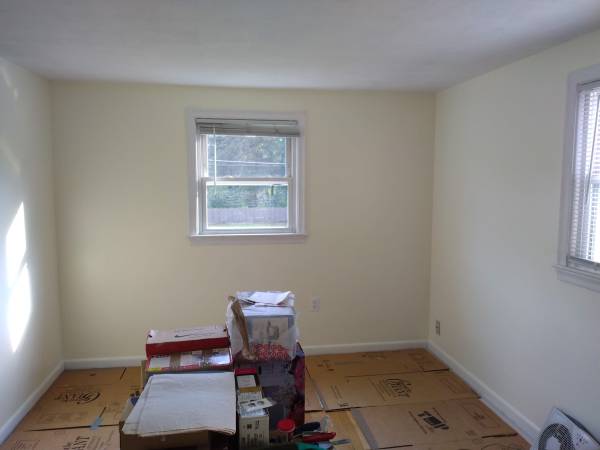 $750 / 140ft2 - Sunny Room/House-share (Billerica)63996544470787120