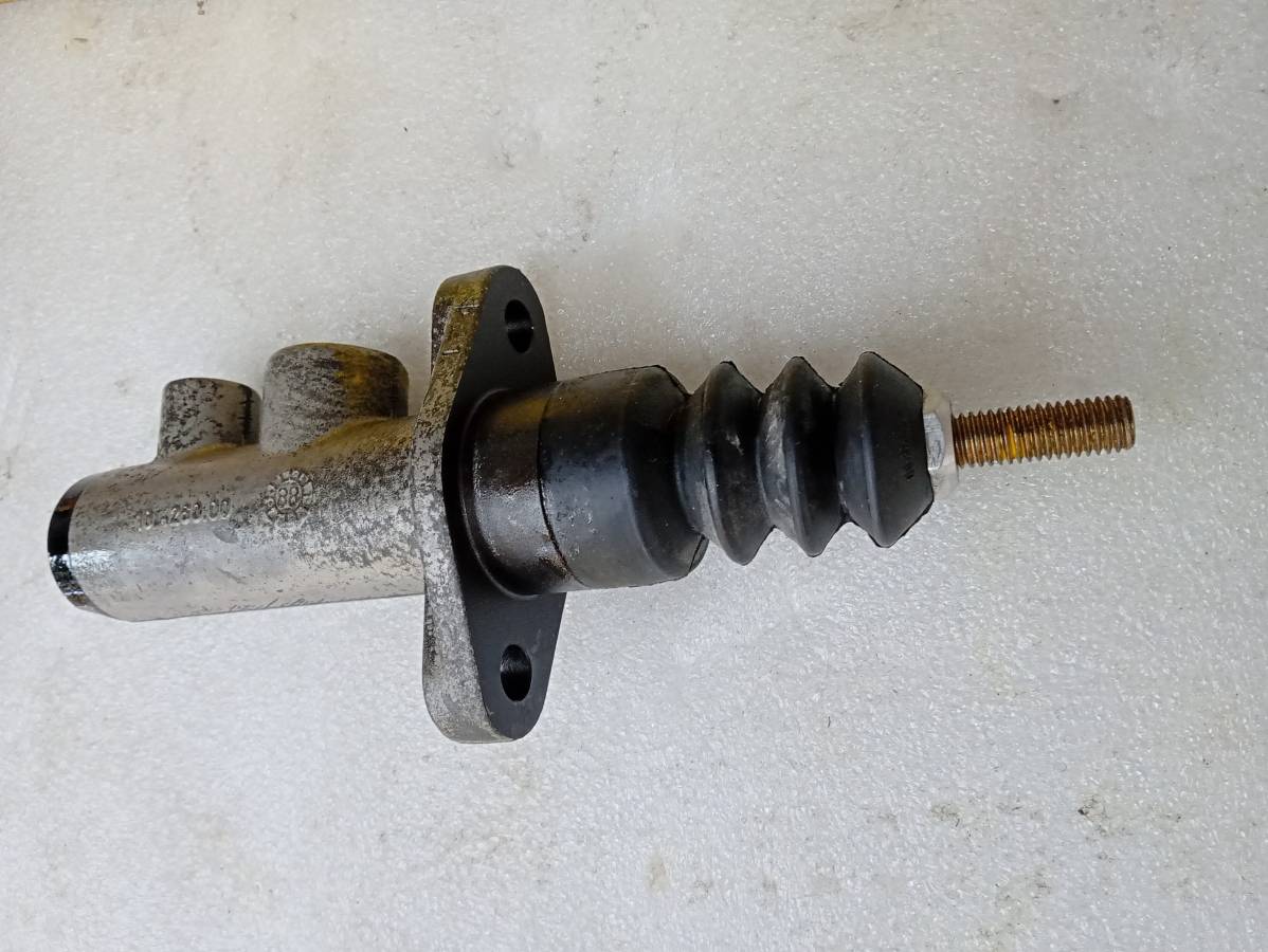 Ferrari F40 Clutch master cylinder P/N 137544