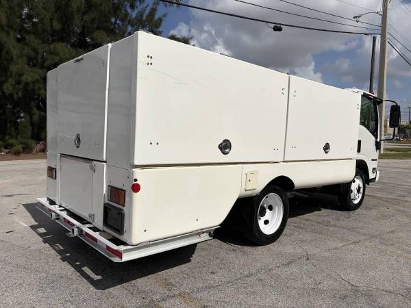 2018 Isuzu NPR HD - Photo 2