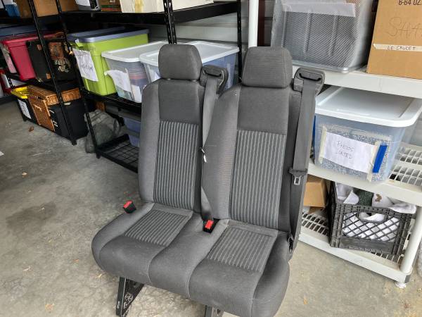 Ford Transit Middle seats 1