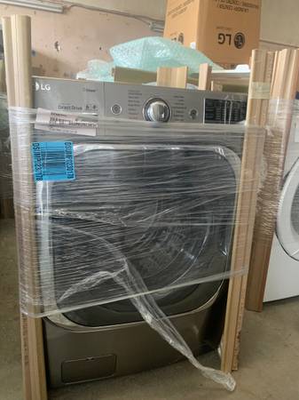 New Out Box LG Graphite Steel Turbo Wash Front Load Washer 1