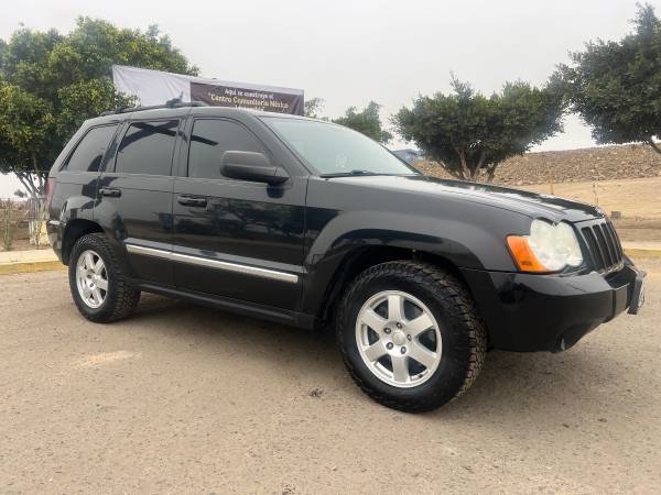 Jeep Cherokee 2010 1