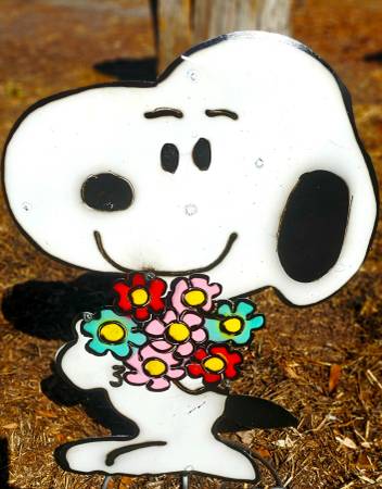 Yard Art Snoopy Holding Flowers 1