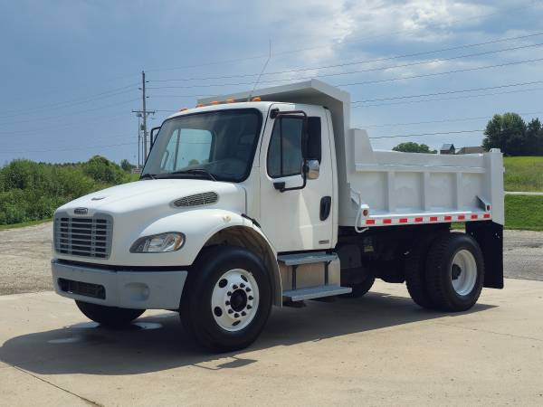 2009 Freightliner M2 106 HD