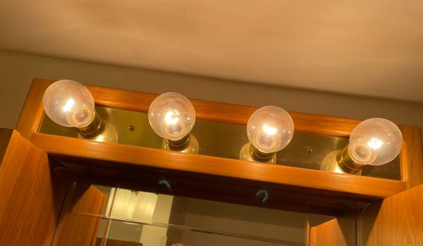 Bathroom vanity light 1