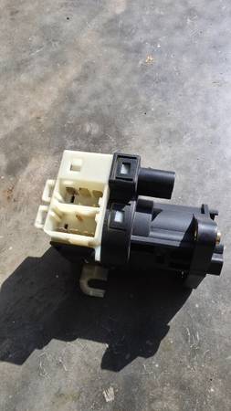 IGNIGTION STARTER SWITCH  for 1997-2005 Chevy malibu 1