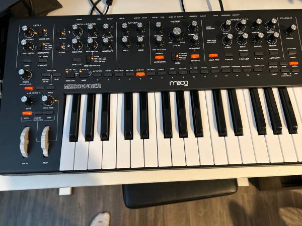 Moog Messenger 1