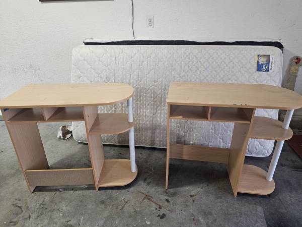 Kids study desks $10 each 1