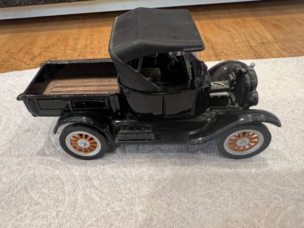 1925 FORD MODEL T PICKUP COLLECTIBLE CAR 1