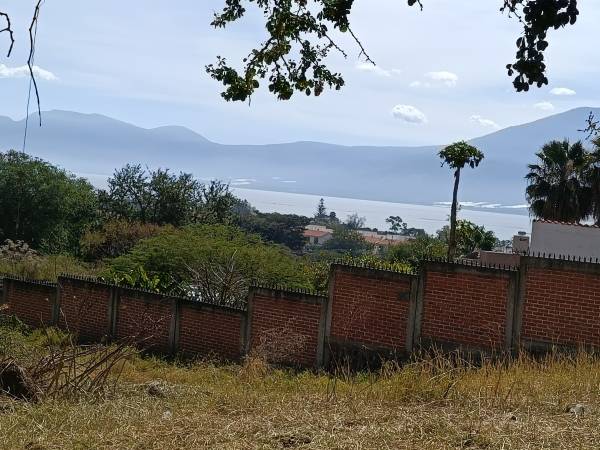 Terreno de 1844 M2. Coto Privado Rancho Alegre. Vista al Lago 1