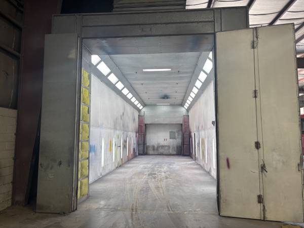 Paint Spray Booths - Binks Commercial Semi-Truck / Industrial 1