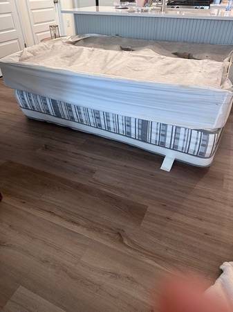 Queen Sized Restonic Mattress and Box Spring 1