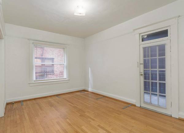 $1,295 / 1br - Now w 1 MONTH OFF - Gas Heating, Right By Portland State University (Downtown Portland)63914853937538124