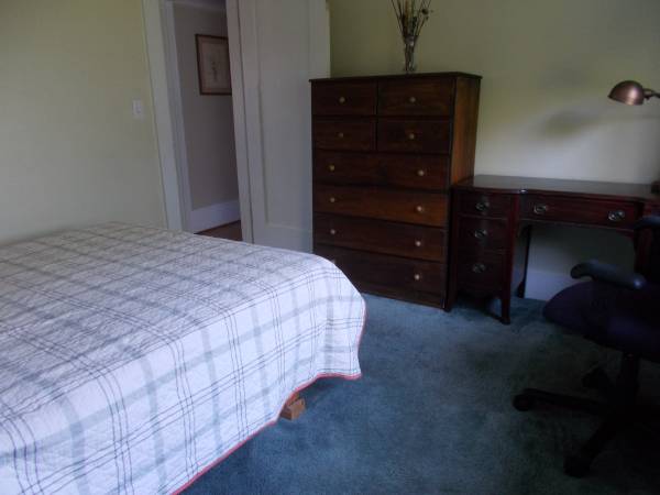 $900 / 2br - 108ft2 - Habitación amueblada en encantadora casa unifamiliar (oakland hills / mills)63873441152515122