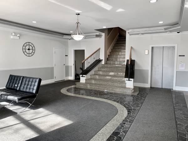 Updated 2 bed 2 bath with Balcony-1200 W Pratt Blvd. $1.975 1