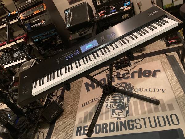 KORG Nautilus 88 key Workstation w/extras 1