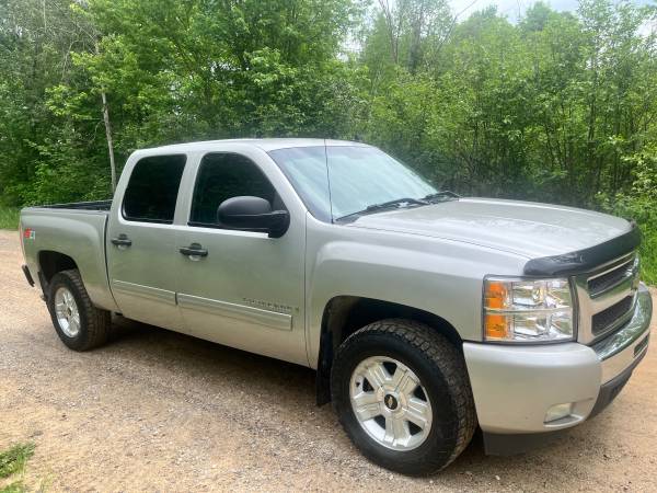 09 Chevy Silverado 1500 $9,500 1