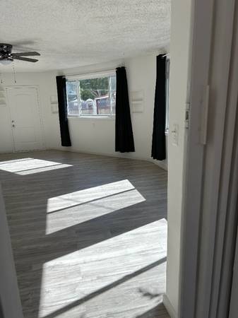 $1300.00 / 1br - 500ft2 - HUGE STUDIO+HALF BATH+PAID UTILITIES63998152738947122