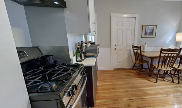 $995 / 5br - Room for Rent | 23 Granite Street Unit 3 | Available Now (Somerville)63828265082115122