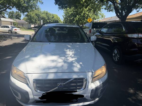 Volvo XC70 2008 1