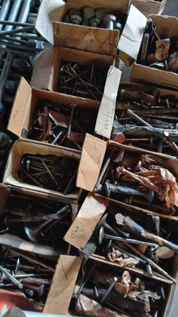 Vintage Engine Valves --- 250 NOS -- Industrial Engines 1