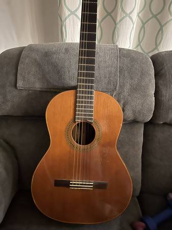 Guild Mark V classical guitar 1975 in very good condition 1