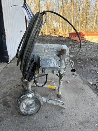 Graco 795 Ultimate MX II Electric Paint Sprayer 1