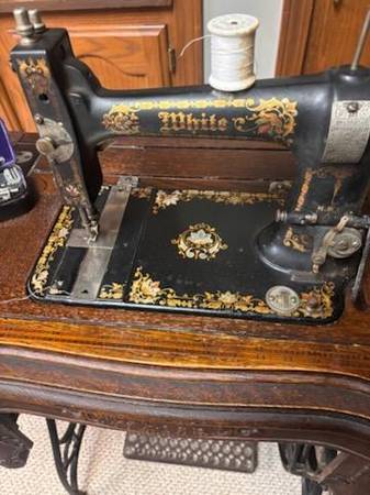 Antique White sewing machine 1