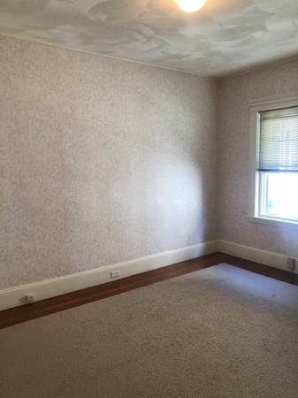 $2,300 / 2br - East Arlington close to T (East Arlington)63856666688003124