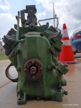 John Deere 720 pony motor 1