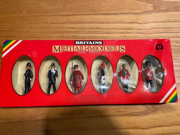 Britains Metal Models Set 7248 Hand Painted Figures 1