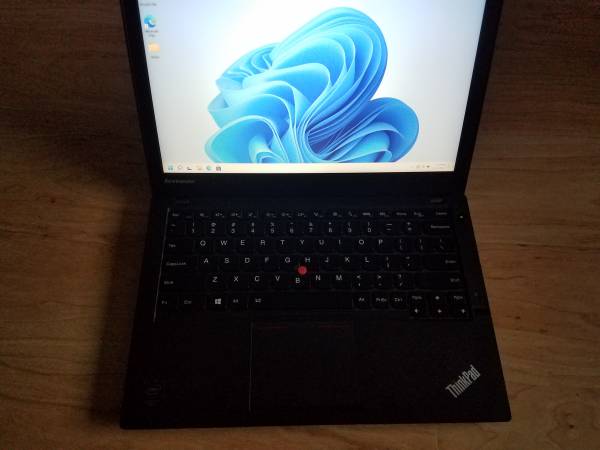 Lenovo Thinkpad  x240 Core i5 256gb SSD Drive 8gb Ram Laptop 1