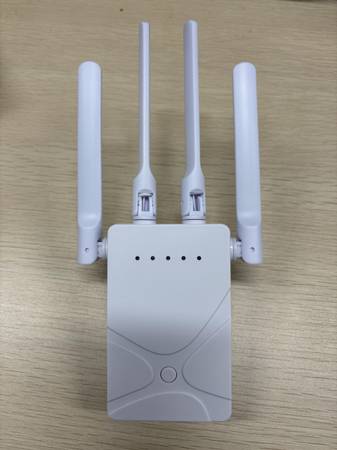 WiFi Extender, Long Range Internet Repeater Signal Booster 1