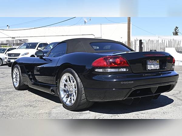 2003 DODGE VIPER con solo 18,000 millas - $58,880.00 (san bruno)63472950487937124