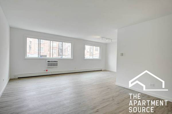 $2,195 / 2br - 2HAB / 1.5BA — ¡Justo al lado del lago! (Rogers Park)63781351381633124