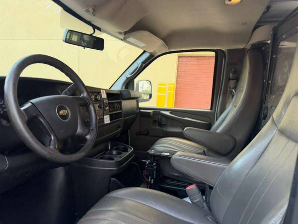 2013 Chevrolet EXPRESS G2500 - Photo 6