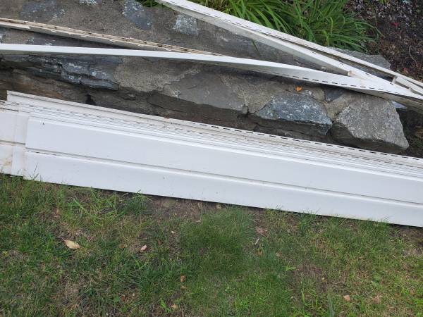 Vinyl siding white 1