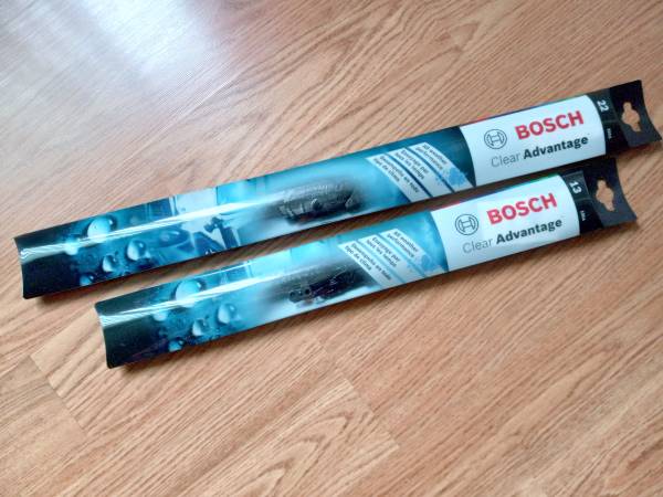 New Bosch Clear Advantage Windshield Wipers size 13 and 22 1