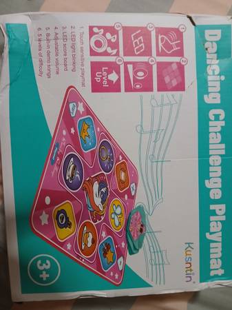 Dancing Challenge Playmat (Kusntin) 1