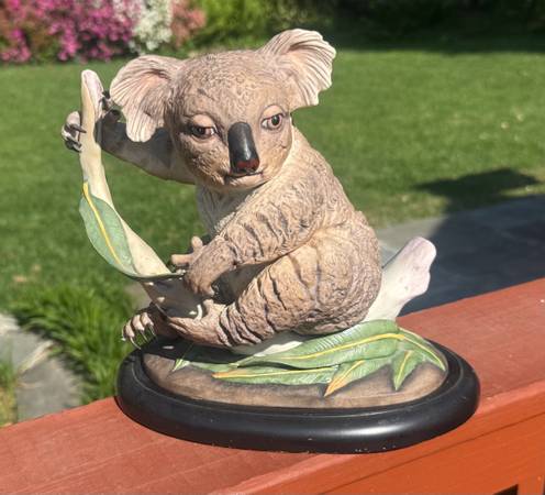 Boehm Porcelain "Baby Koala" Figurine (400-36) with Original Wood Base - 9" 1